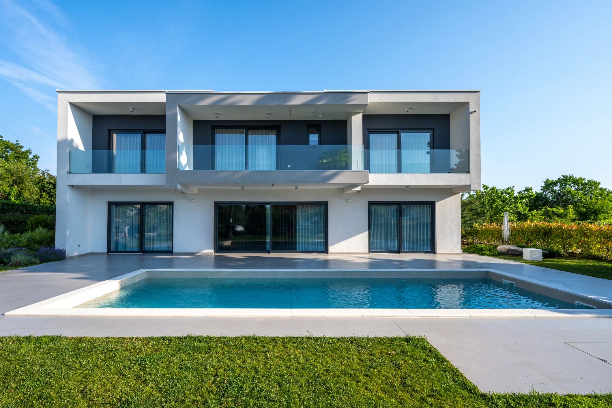 Luxury modern South Florida home exterior